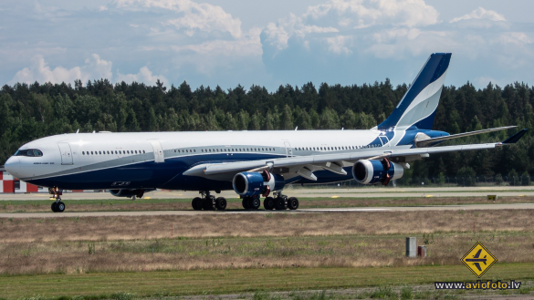 Airbus A340-313